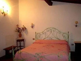 Agriturismo Poggio Ai Mandorli 3*